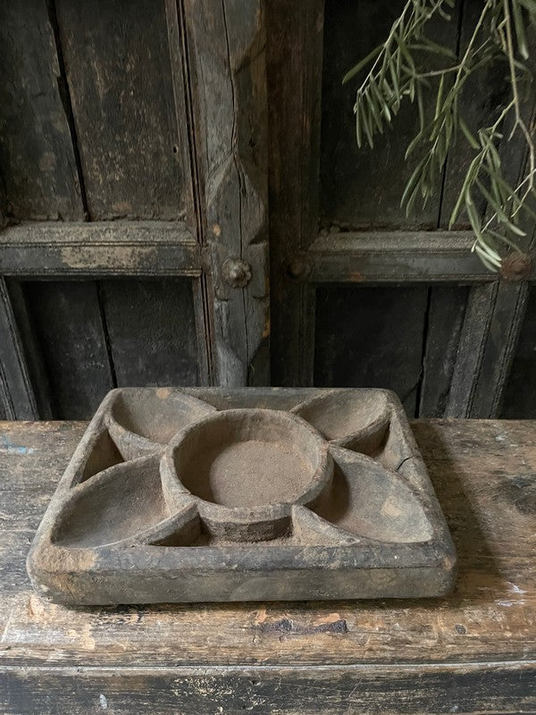 Oude houten Nepalese kruidenbak