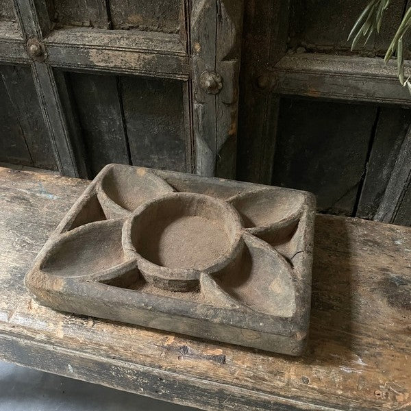 Oude houten Nepalese kruidenbak