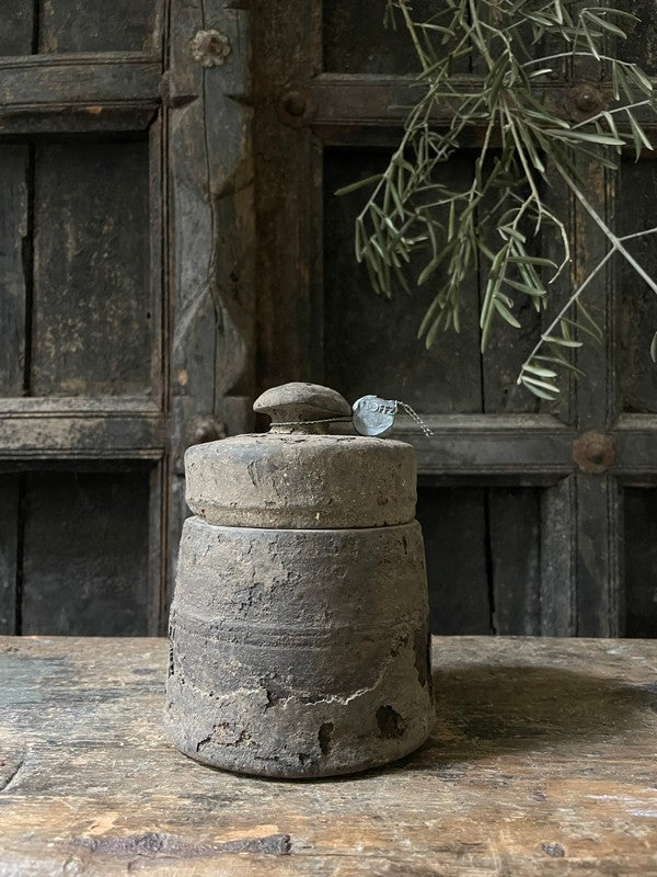 Oud houten Nepalese potje