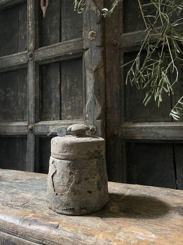 Oud houten Nepalese potje