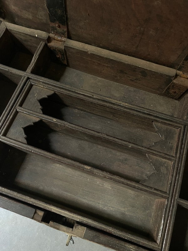 Oude houten Nepalese kist