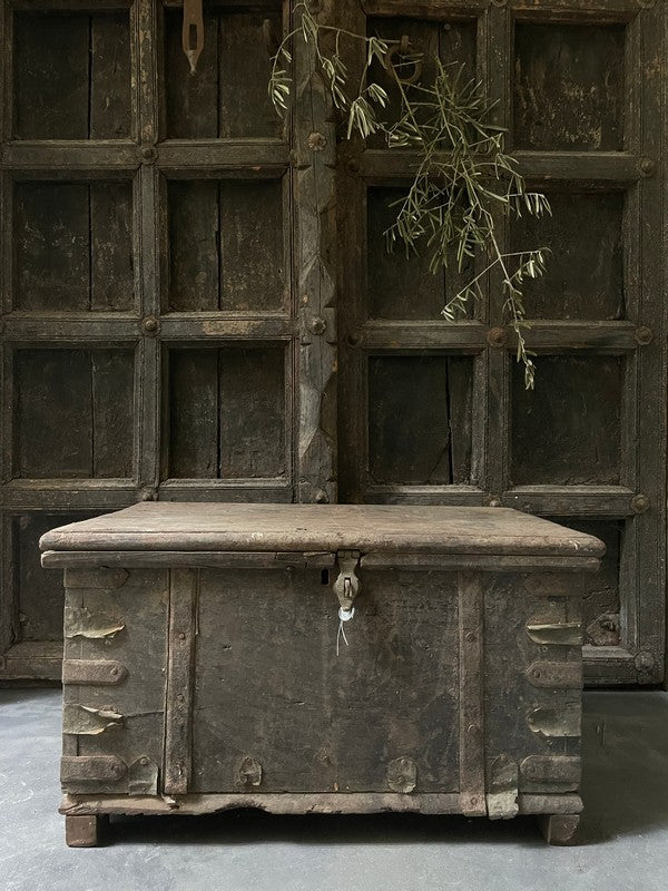 Oude houten Nepalese kist